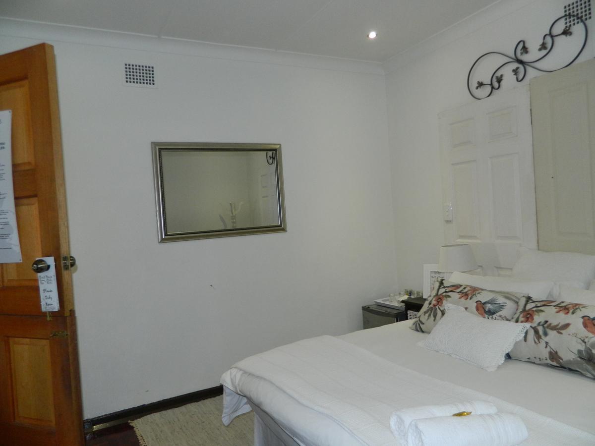 Guest House Gabby Klerksdorp Esterno foto