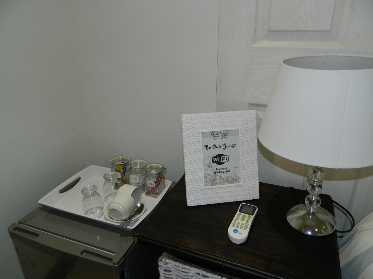 Guest House Gabby Klerksdorp Esterno foto