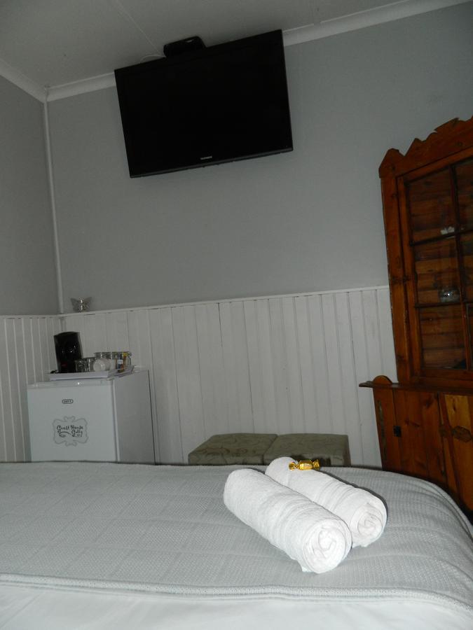 Guest House Gabby Klerksdorp Esterno foto