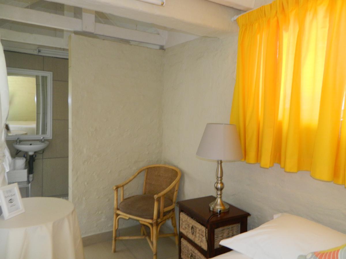 Guest House Gabby Klerksdorp Esterno foto