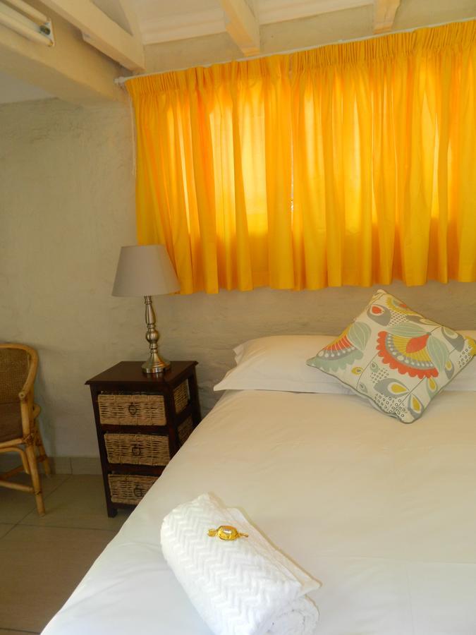 Guest House Gabby Klerksdorp Esterno foto