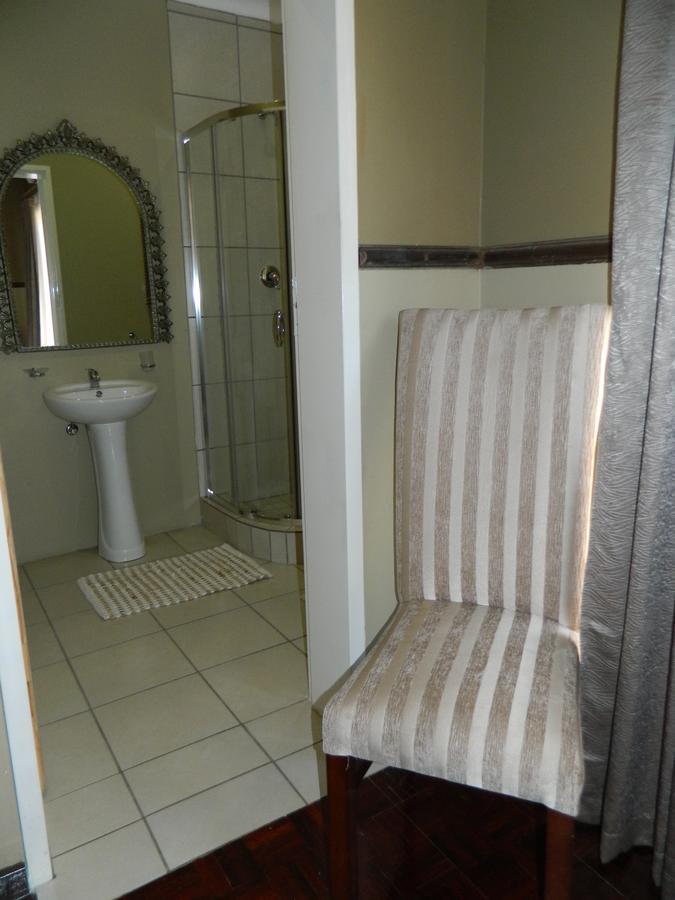 Guest House Gabby Klerksdorp Esterno foto