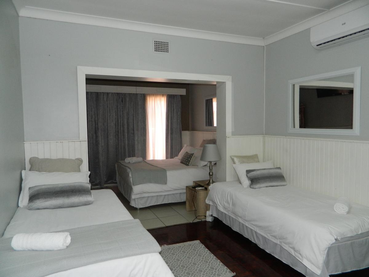 Guest House Gabby Klerksdorp Esterno foto