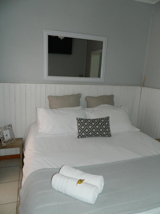 Guest House Gabby Klerksdorp Esterno foto