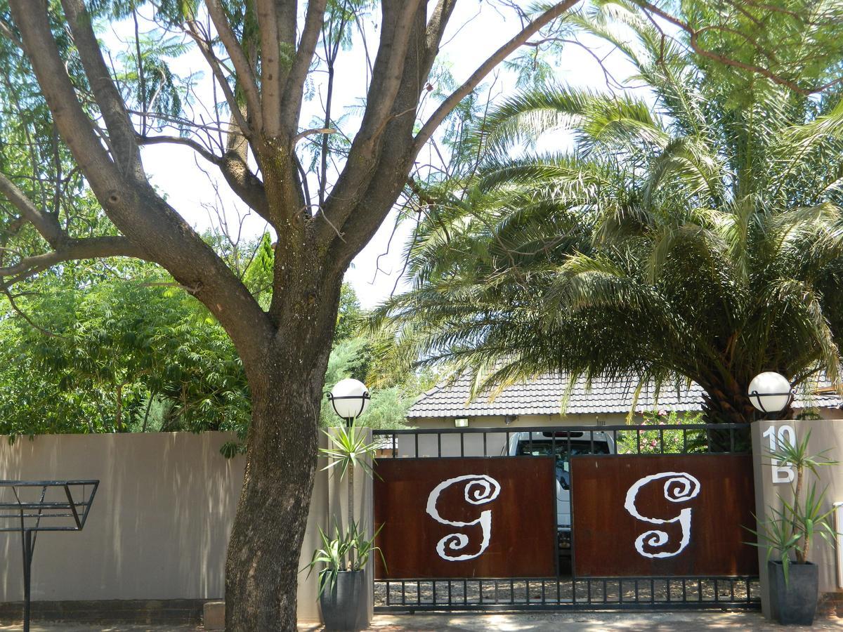 Guest House Gabby Klerksdorp Esterno foto